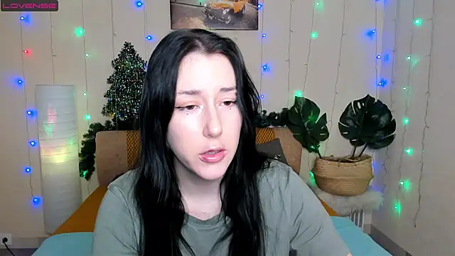 Snapshot of adell_berry chatting on 12/20/24, 01:47 adell berry online show from 12/20/24, 01:47