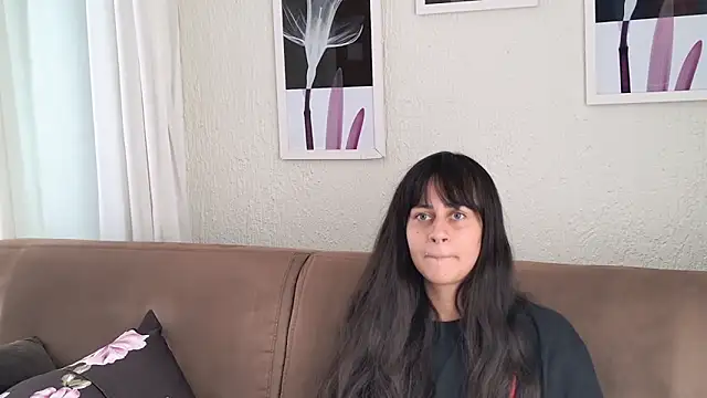 Snapshot of Blue_butterfly chatting on 01/15/25, 04:43 Blue butterfly online show from 01/15/25, 04:43