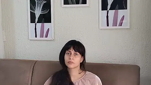 Snapshot of Blue_butterfly chatting on 01/17/25, 11:49 Blue butterfly online show from 01/17/25, 11:49