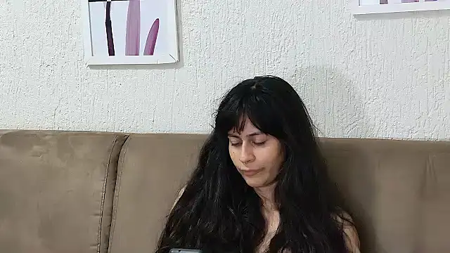 Snapshot of Blue_butterfly chatting on 01/25/25, 04:23 Blue butterfly online show from 01/25/25, 04:23