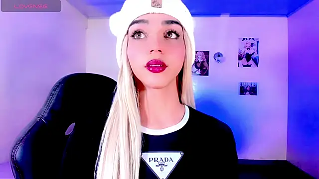 Elissa taylor  online show from 11/17/25, 05:02