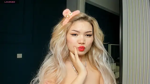 Xiao Mei  online show from 12/11/24, 05:32