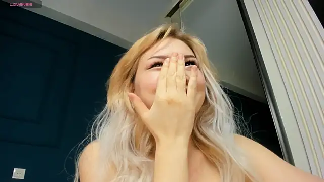 Xiao Mei  online show from 12/11/24, 01:49