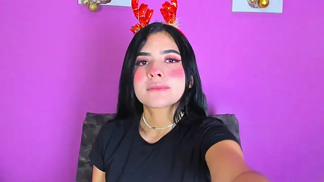 Snapshot of adara_johnson__ chatting on 12/29/24, 11:40 adara johnson online show from 12/29/24, 11:40