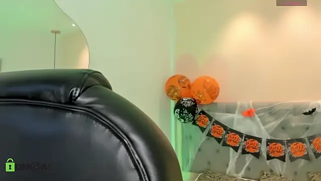 Snapshot of ASHLIE_DIXON1 chatting on 10/30/25, 08:31 ASHLIE DIXON1 online show from 10/30/25, 08:31