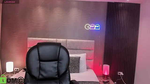 Snapshot of ASHLIE_DIXON1 chatting on 11/13/25, 09:14 ASHLIE DIXON1 online show from 11/13/25, 09:14