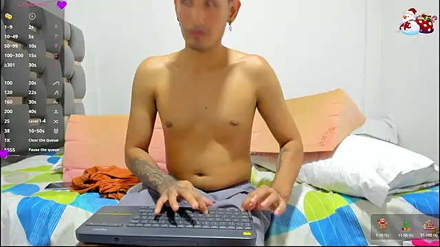 Snapshot of EAT_TWINKS chatting on 01/20/25, 05:04 EAT TWINKS online show from 01/20/25, 05:04