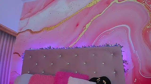 Snapshot of Daisy__rose chatting on 02/28/25, 11:03 Daisy rose online show from 02/28/25, 11:03