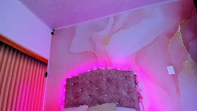 Snapshot of Daisy__rose chatting on 03/17/25, 03:14 Daisy rose online show from 03/17/25, 03:14