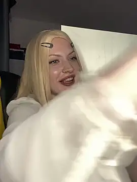 LolaBrattySweetie online show from 10/09/25, 09:13