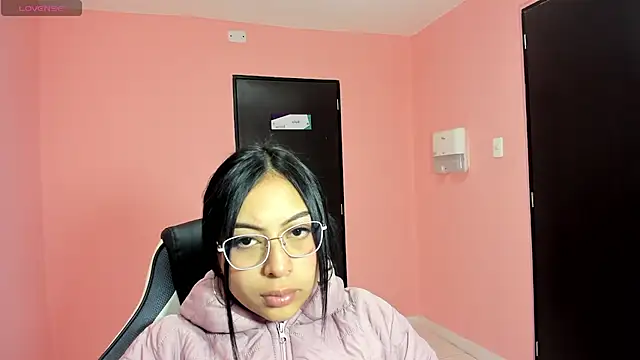 Snapshot of AlanaPetterson chatting on 12/11/24, 12:34 AlanaPetterson online show from 12/11/24, 12:34