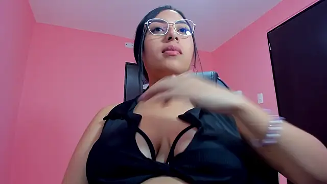 Snapshot of AlanaPetterson chatting on 12/14/24, 03:58 AlanaPetterson online show from 12/14/24, 03:58