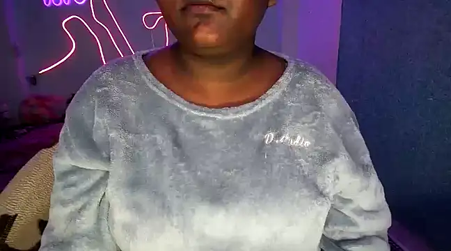 Snapshot of expression_queen chatting on 01/19/25, 12:06 expression queen online show from 01/19/25, 12:06