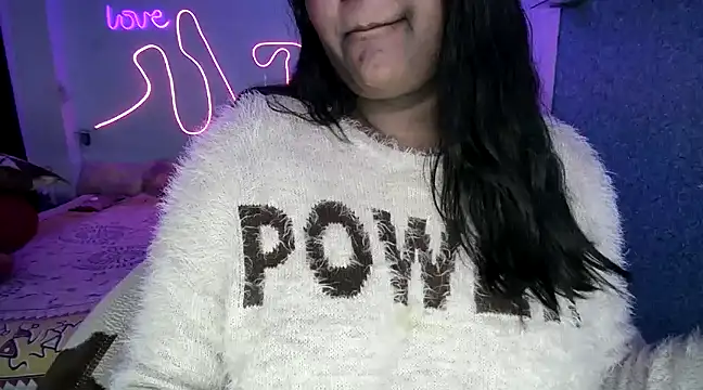 Snapshot of expression_queen chatting on 01/25/25, 10:18 expression queen online show from 01/25/25, 10:18