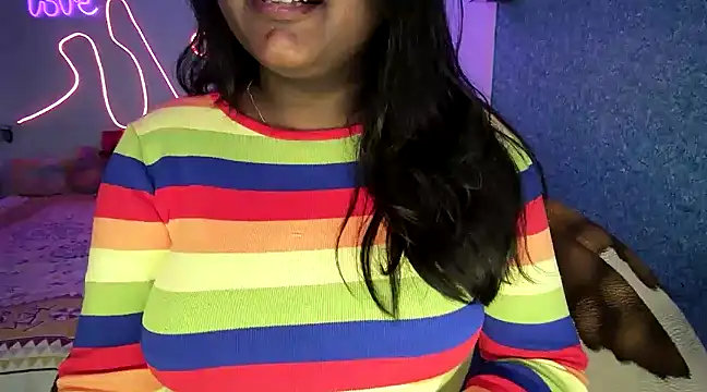 Snapshot of expression_queen chatting on 01/29/25, 05:56 expression queen online show from 01/29/25, 05:56