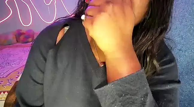 Snapshot of expression_queen chatting on 01/30/25, 09:04 expression queen online show from 01/30/25, 09:04