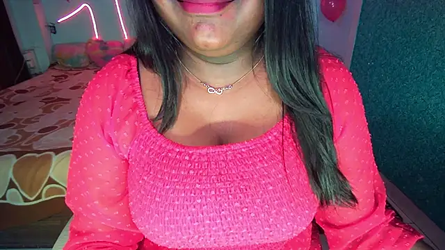 Snapshot of expression_queen chatting on 02/19/25, 06:43 expression queen online show from 02/19/25, 06:43