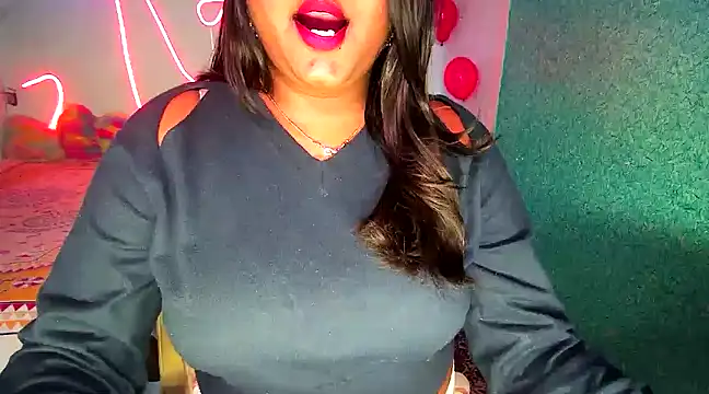 Snapshot of expression_queen chatting on 02/25/25, 06:09 expression queen online show from 02/25/25, 06:09