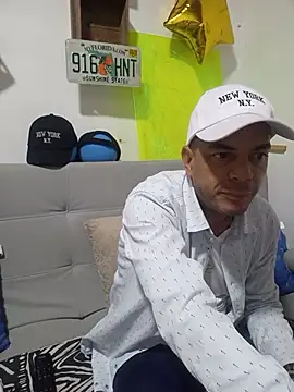 latinmartin73 online show from 10/17/25, 12:25