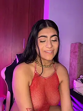 miakhalifaaa  online show from 11/20/25, 08:30