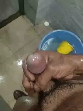 Snapshot of urboy6996 chatting on 11/24/25, 10:04 urboy6996 online show from 11/24/25, 10:04