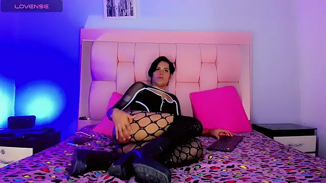 Snapshot of Aistrid_gate chatting on 10/27/25, 02:10 Aistrid gate online show from 10/27/25, 02:10