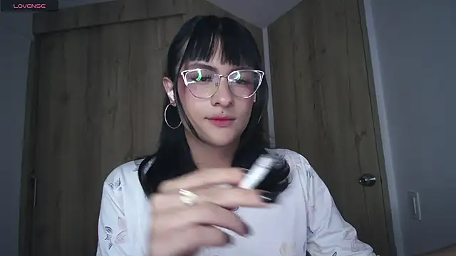 Snapshot of Kiitygirl chatting on 12/10/24, 05:39 Kiitygirl online show from 12/10/24, 05:39