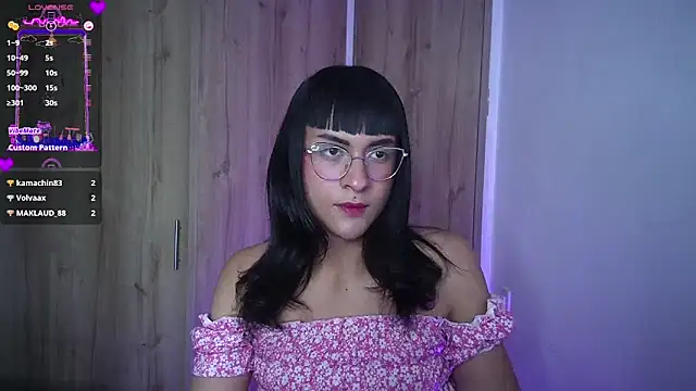 Snapshot of Kiitygirl chatting on 03/01/25, 10:02 Kiitygirl online show from 03/01/25, 10:02
