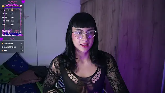 Snapshot of Kiitygirl chatting on 03/02/25, 08:27 Kiitygirl online show from 03/02/25, 08:27