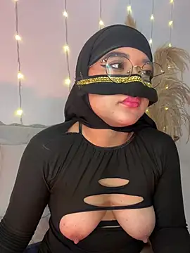 Maisa issa online show from 02/22/25, 03:47