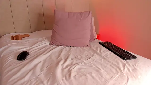 Snapshot of dani_skinny_ chatting on 03/21/25, 03:02 dani skinny online show from 03/21/25, 03:02