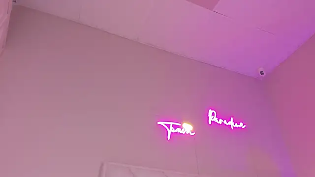 Snapshot of dani_skinny_ chatting on 09/11/25, 11:43 dani skinny online show from 09/11/25, 11:43