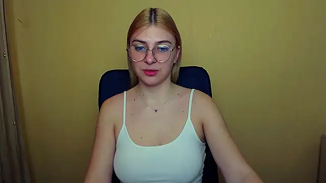 Luna Lush  online show from 01/14/25, 08:20