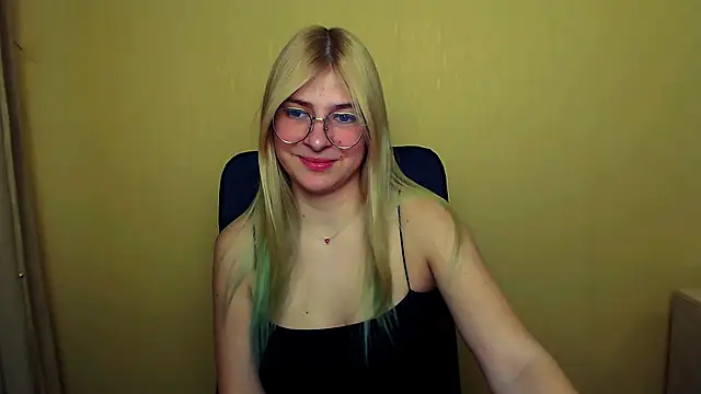 Luna Lush  online show from 02/04/25, 11:27