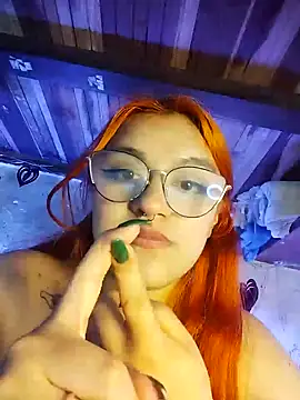 Snapshot of SophiaWeestt99 chatting on 02/05/25, 07:18 SophiaWeestt99 online show from 02/05/25, 07:18