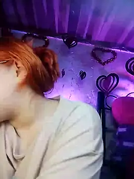 Snapshot of SophiaWeestt99 chatting on 02/08/25, 04:25 SophiaWeestt99 online show from 02/08/25, 04:25