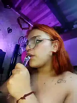 Snapshot of SophiaWeestt99 chatting on 02/08/25, 07:26 SophiaWeestt99 online show from 02/08/25, 07:26