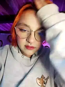 Snapshot of SophiaWeestt99 chatting on 02/12/25, 01:30 SophiaWeestt99 online show from 02/12/25, 01:30