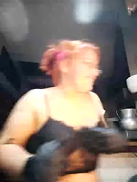 Snapshot of SophiaWeestt99 chatting on 02/13/25, 05:05 SophiaWeestt99 online show from 02/13/25, 05:05