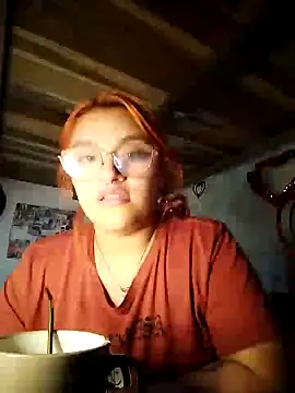 Snapshot of SophiaWeestt99 chatting on 02/13/25, 08:06 SophiaWeestt99 online show from 02/13/25, 08:06