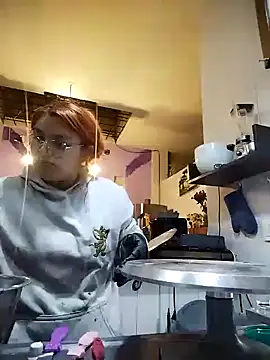 Snapshot of SophiaWeestt99 chatting on 02/14/25, 02:18 SophiaWeestt99 online show from 02/14/25, 02:18