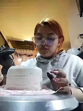 Snapshot of SophiaWeestt99 chatting on 02/14/25, 05:19 SophiaWeestt99 online show from 02/14/25, 05:19