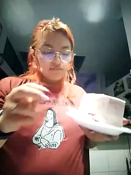 Snapshot of SophiaWeestt99 chatting on 02/14/25, 08:21 SophiaWeestt99 online show from 02/14/25, 08:21