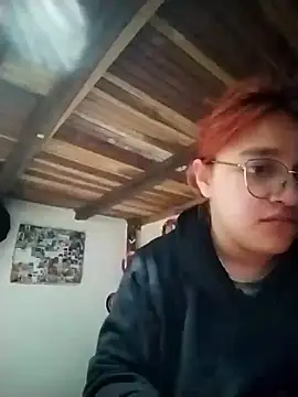 Snapshot of SophiaWeestt99 chatting on 02/15/25, 01:42 SophiaWeestt99 online show from 02/15/25, 01:42