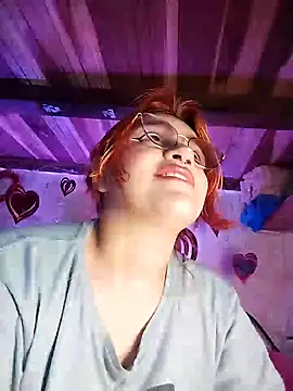 Snapshot of SophiaWeestt99 chatting on 02/19/25, 01:08 SophiaWeestt99 online show from 02/19/25, 01:08