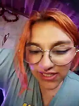 Snapshot of SophiaWeestt99 chatting on 02/20/25, 04:28 SophiaWeestt99 online show from 02/20/25, 04:28