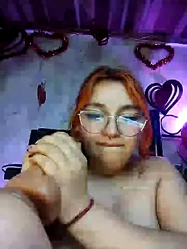 Snapshot of SophiaWeestt99 chatting on 02/20/25, 07:34 SophiaWeestt99 online show from 02/20/25, 07:34