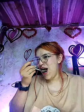 Snapshot of SophiaWeestt99 chatting on 02/27/25, 07:55 SophiaWeestt99 online show from 02/27/25, 07:55