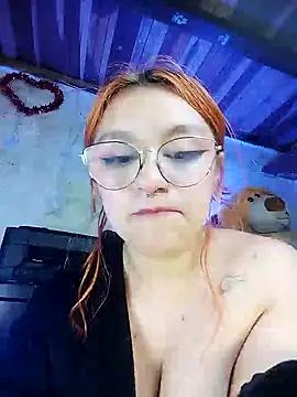 Snapshot of SophiaWeestt99 chatting on 03/04/25, 08:02 SophiaWeestt99 online show from 03/04/25, 08:02