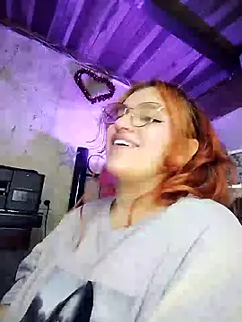 Snapshot of SophiaWeestt99 chatting on 03/05/25, 07:38 SophiaWeestt99 online show from 03/05/25, 07:38